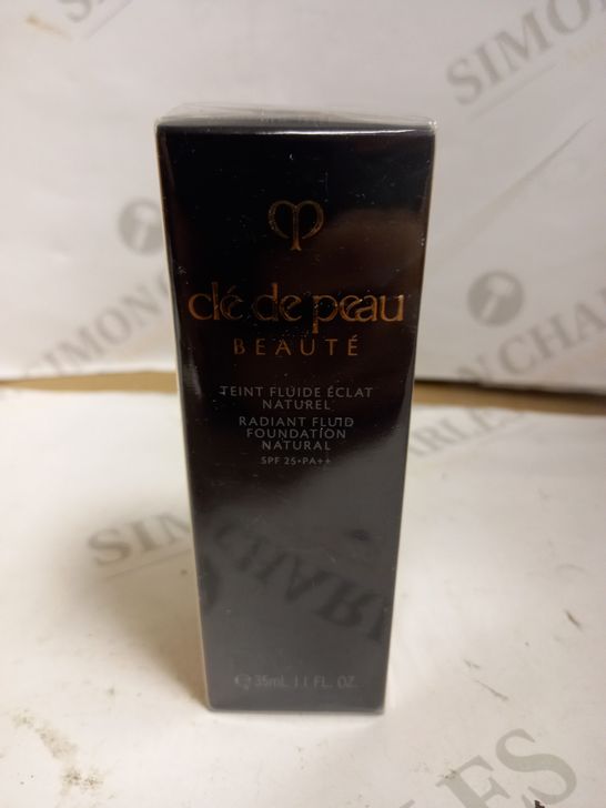 SEALED CLE DE PEAU RADIANT FLUID FOUNDATION NATURAL 35ML - SHADE O20