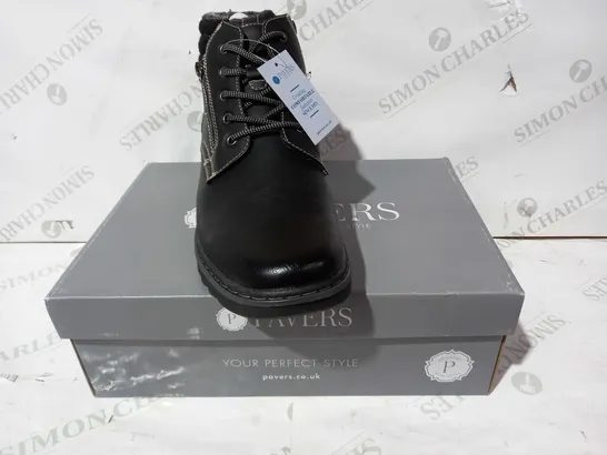 BOXED PAIR OF PAVERS LEATHER BOOTS IN BLACK UK SIZE 11