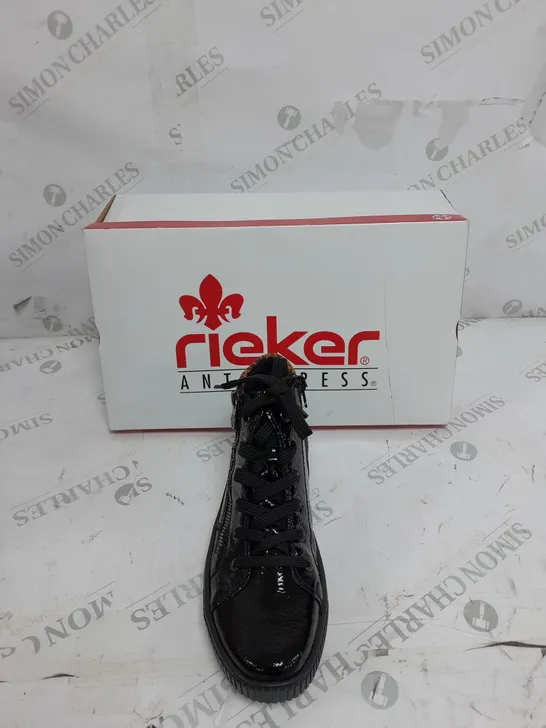 BOXED RIEKER HIGH TOP CUFFED SHOES, LEOPARD/BLACK - SIZE 4