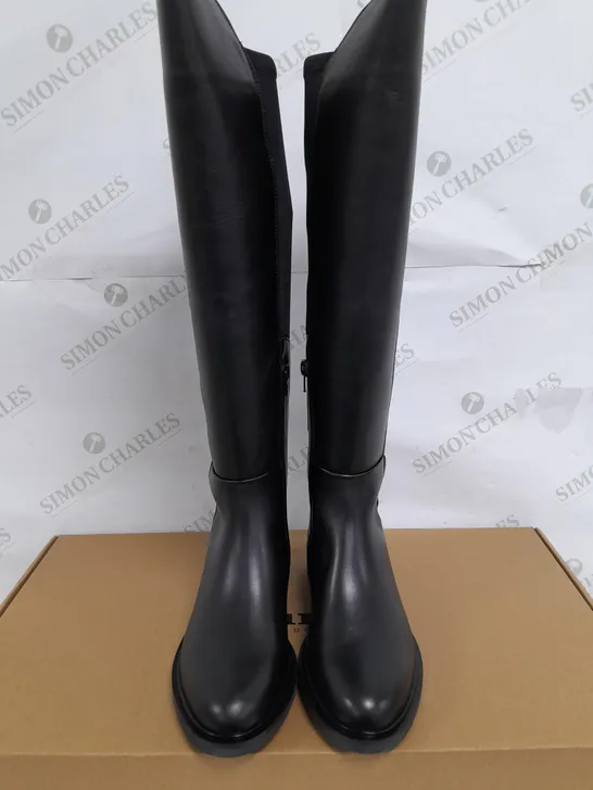 BOXED PAIR OF DUNE LONDON UNDER THE KNEE BLACK LEATHER BOOTS - SIZE 3/36