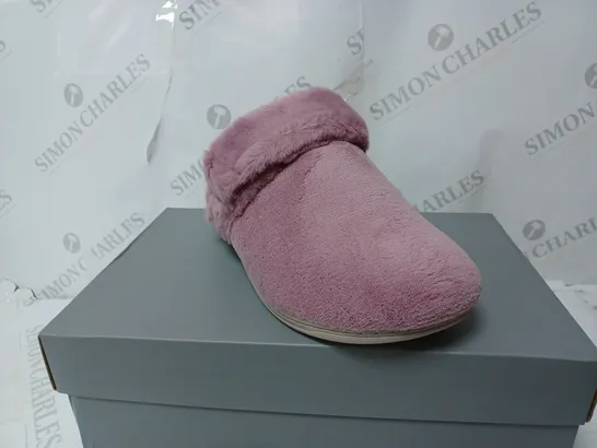 BOXED VIONIC MARIEL SLIPPERS IN DUSKY PINK SIZE 6