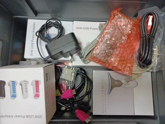 BOX OF APPROX 10 ITEMS TO INCLUDE USB POWER ADAPTER, ASSORTED CABLES AND TABLET CASE