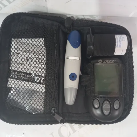 BLOOD GLUCOSE MONITOR