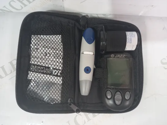 BLOOD GLUCOSE MONITOR