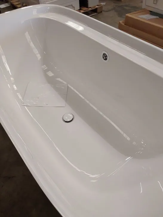 DESIGNER BATH IN WHITE WITH CLICK WASTE