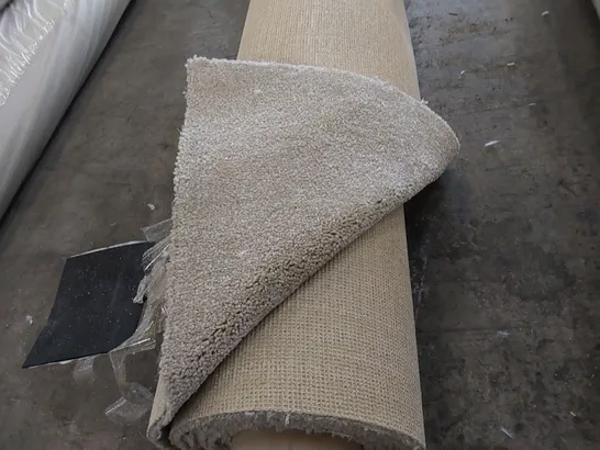 ROLL OF QUALITY PRIMO PLUS CLOUDY BAY CARPET // SIZE: APPROXIMATELY 4 X 3.25m