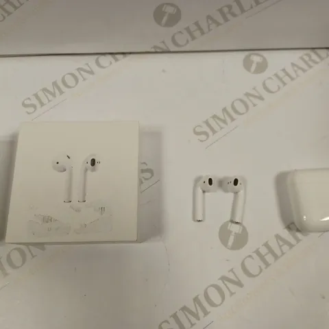 APPLE AIRPODS WITH CHARGING CASE 