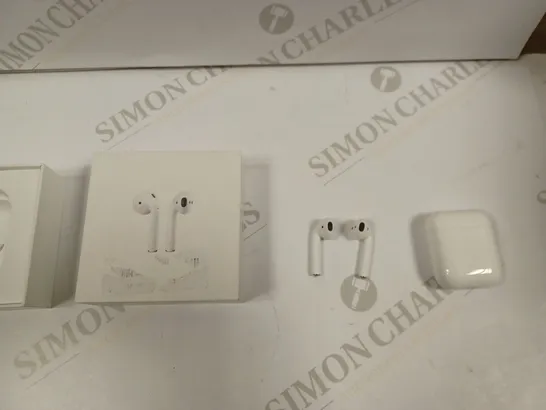 APPLE AIRPODS WITH CHARGING CASE 