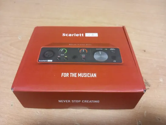 BOXED FOCUSRITE SCARLETT SOLO