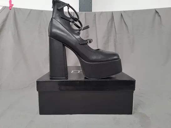 BOXED PAIR OF KOI GURREN STRAPPY PLATFORM HEELS IN BLACK UK SIZE 8