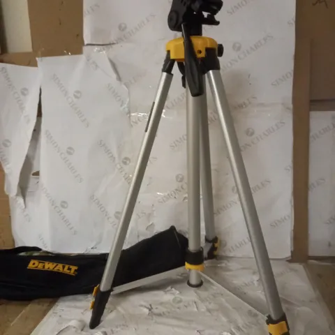 DEWALT THREAD LASER TRIPOD 