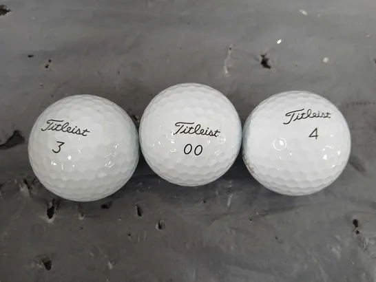 APPROXIMATELY 24 ASSORTED TITLEIST GOLFBALLS