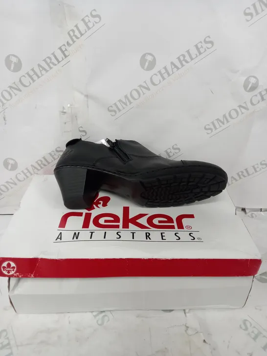 BOXED PAIR OF RIEKER SHOE BOOTS IN BLACK UK SIZE 6.5