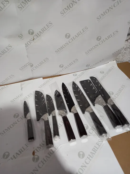 SET OF 8 KITCHEN KNIVES 