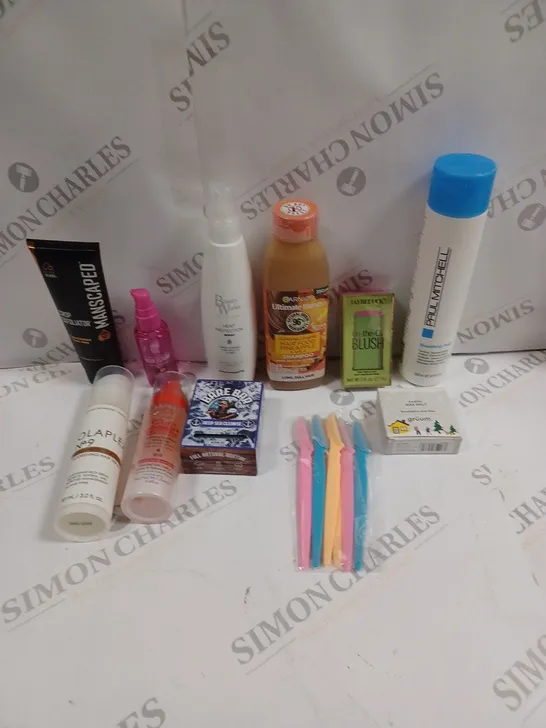 APPROXIMATELY 20 ASSORTED HEALTH & BEAUTY PRODUCTS TO INCLUDE GRUUM SOAP, OLAPLEX, BEAUTY WORKS HEAT PROTECTION ETC 