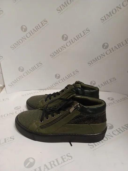 ADESSO LUNA ZIP TRAINERS IN OLIVE - SIZE UK6