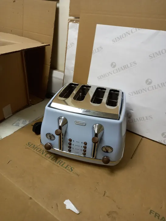 DELONGHI 4 SLICE TOASTER 