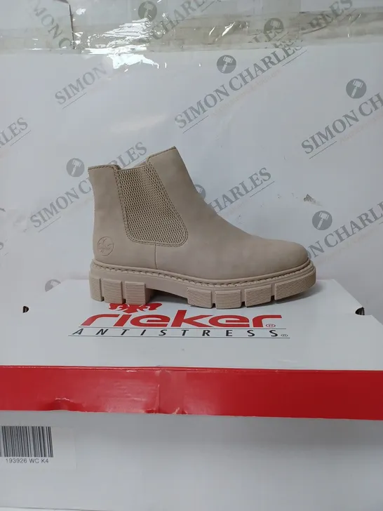 RIEKER OFF WHITE CHUNKY AMKLE BOOT 