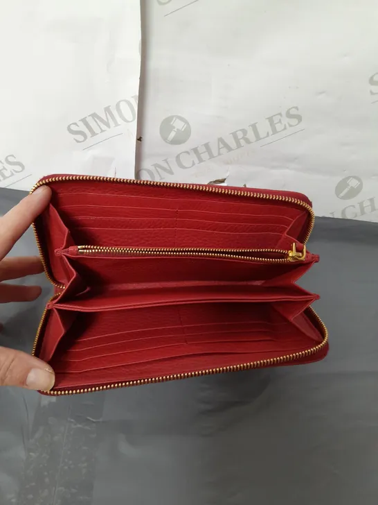 LADIES PRADA RED PURSE 