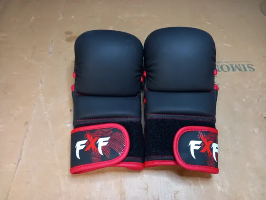 MMA TRAINING GLOVES