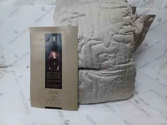 BOXED KELLY HOPPEN ABSTRACT GEO BEDSPREAD AND SHAMS TAUPE SUPER KING SIZE