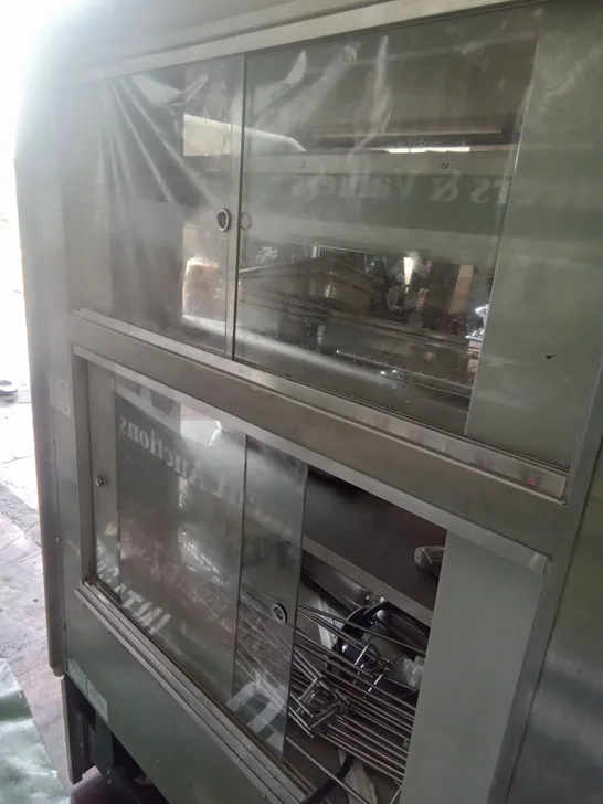 COMMERCIAL SELF SERVE HOT DELI OVEN WITH ACCESSORIES 