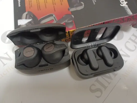 LOT OF 2 PAIRS OF EARBUDS TO INCLUDE JABRA AND SKULL CANDY