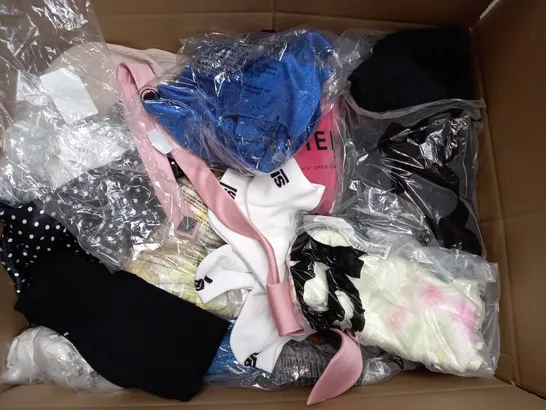 BOX OF APPROXIMATELY 25 ASSORTED CLOTHING ITEMS TO INCLUDE - PURSE , SOCKS , SHIRT ETC