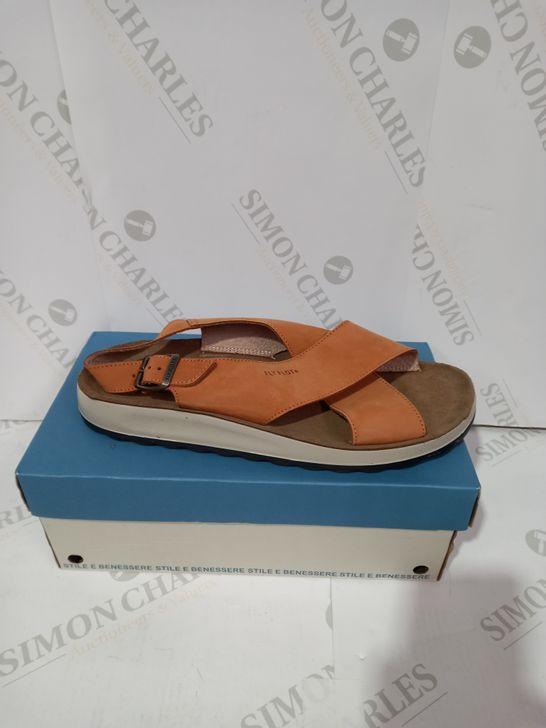 BOXED PAIR OF FLY FLOT SANDALS SIZE 41