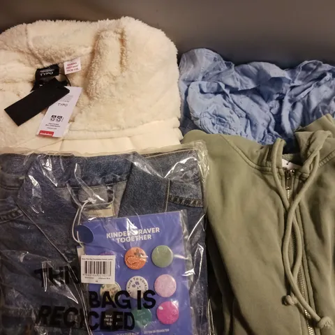 APPROXIMATELY 15 ASSORTED ITEMS OF CLOTHING TO INCLUDE BORN THIS WAY FOUNDATION DENIM JACKET SIZE XS, CLASSIC WASHED XIP THROUGH HOODIE, LENNY TIERED MINI DRESS SIZE 42EU, COLLAB OVERSIZED HOODIE 