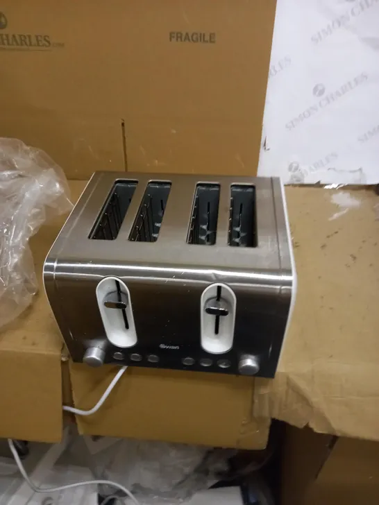 SWAN 4-SLICE TOASTER  RRP £49.99