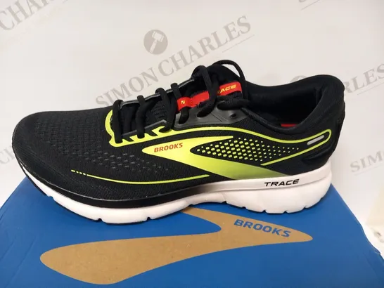 BOXED BROOKS TRACE 2 SIZE 8