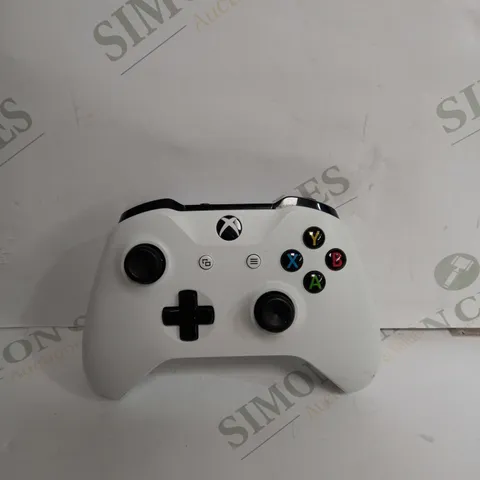 XBOX ONE CONTROLLER IN WHITE NO BOX 