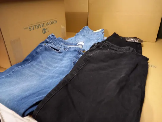 BOX OF APPROX 10 ASSORTED JEANS VARYING IN SIZE/COLOUR/STYLE