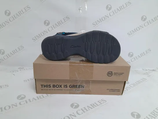 BOXED PAIR OF CLARKS AMANDA SANDALS IN NAVY SUEDE SIZE 3  