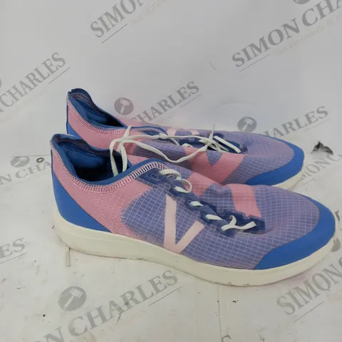 VIONIC CELESTE TRAINERS - UK 8