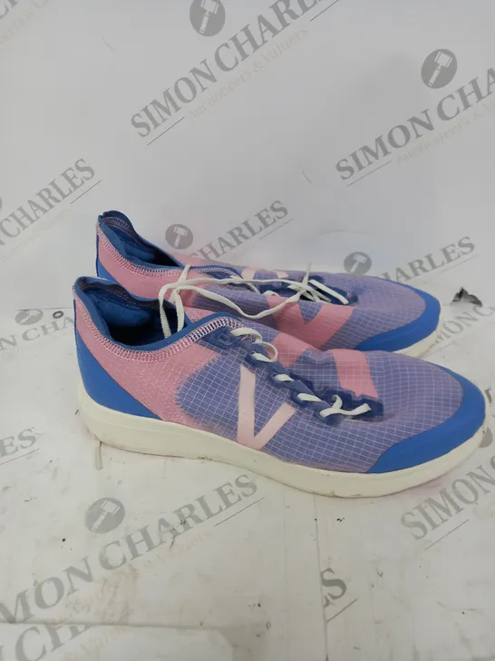 VIONIC CELESTE TRAINERS - UK 8