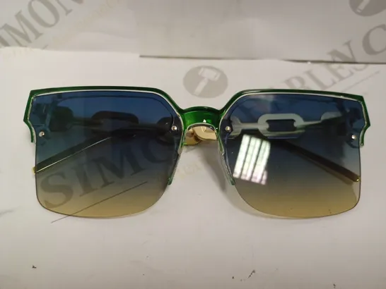 GREEN/GOLD EFFECT CHAIN SUNGLASSES