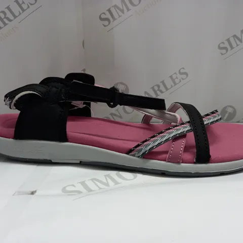 REGATTA LADY SANTA ROMA SANDALS SIZE 7