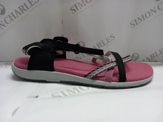 REGATTA LADY SANTA ROMA SANDALS SIZE 7