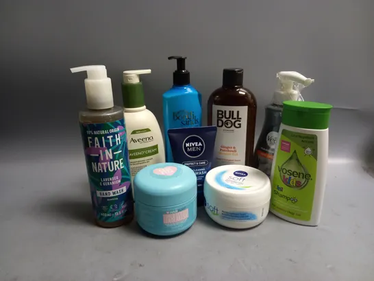 APPROXIMATELY 10 ASSORTED HEALTH AND BEAUTY PRODUCTS TO INCLUDE BONDI SANDS BODY MOISTURISER, AVEENO MOISTURISING CREAM, FAITH-IN-NATURE HANDWASH