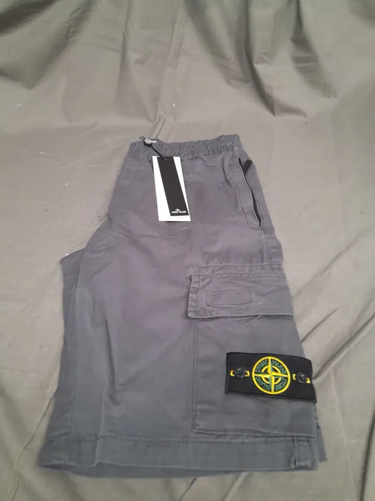 STONE ISLAND CHARCOAL CARGO SHORTS SIZE "32