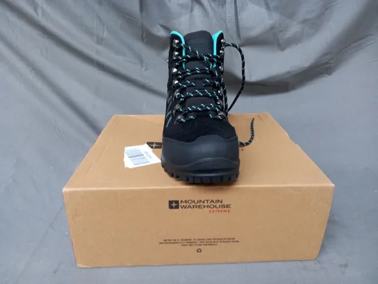 BOXED PAIR OF MOUNTAIN WAREHOUSE STORM WOMEN'S WATERPROOF ISOGRIP HIKING BOOTS IN BLACK/CYAN UK SIZE 6