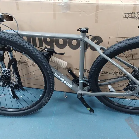 BOXED 22 INC MONGOOSE VILLAIN BIKE IN GRAY / COLLECTION ONLY 