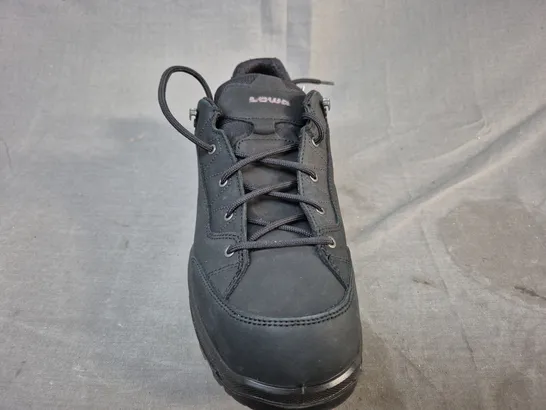 BOXED PAIR OF LOWA RENEGADE GTX SHOES IN BLACK UK SIZE 11.5