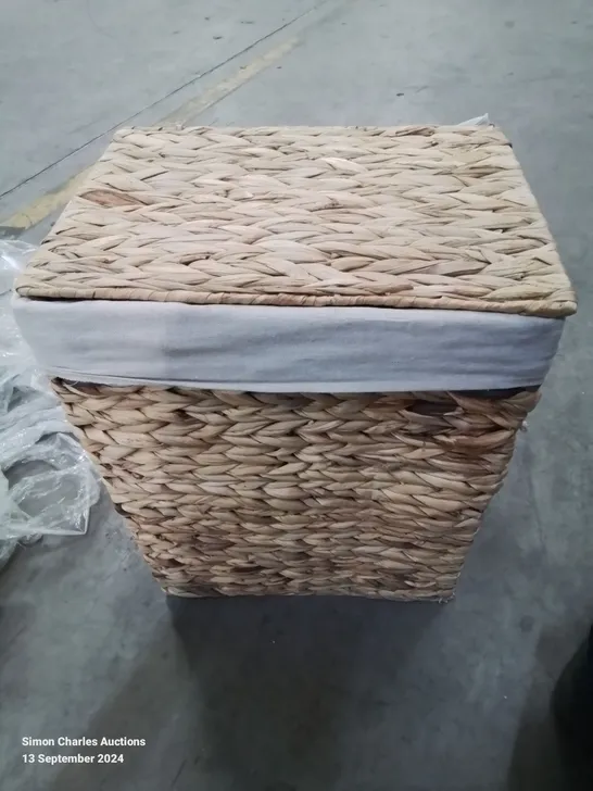 BOXED WICKER LAUNDRY BASKET 