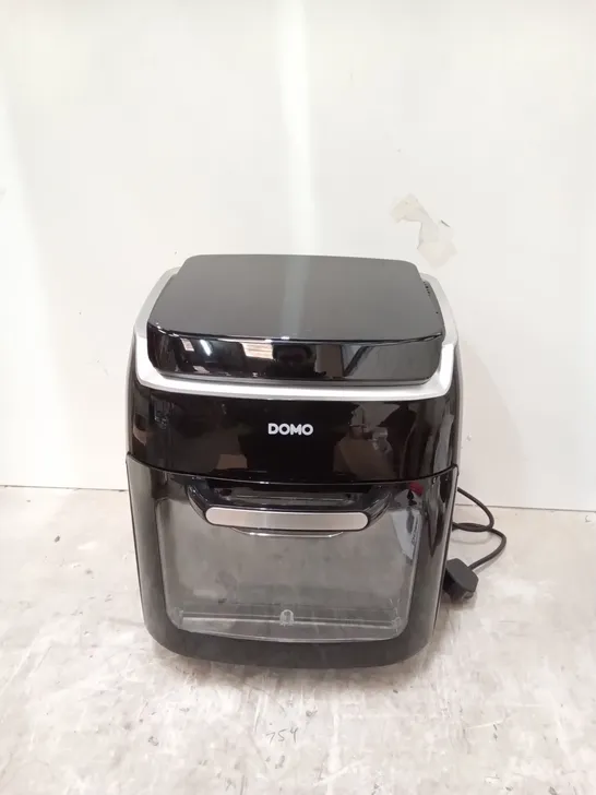 BOXED DOMO DELI FRYER WITH ACCESSORIES 