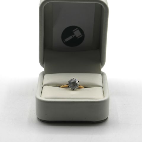 DESIGNER 18ct GOLD SOLITAIRE RING SET WITH A DIAMOND WEIGHING +-1.56ct