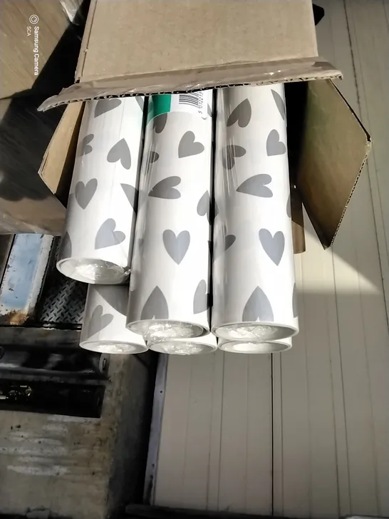 PALLET OF BRAND NEW 3M PEFC HEARTS ROLL WRAP - APPROXIMATELY 143 BOXES 9 PER BOX