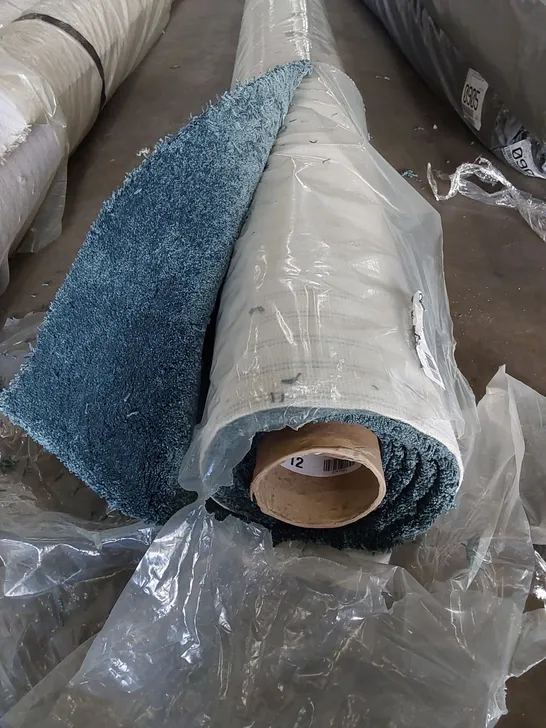 ROLL OF QUALITY SATINO ROYALE CARPET // SIZE: APPROXIMATELY 2.85 X 4m